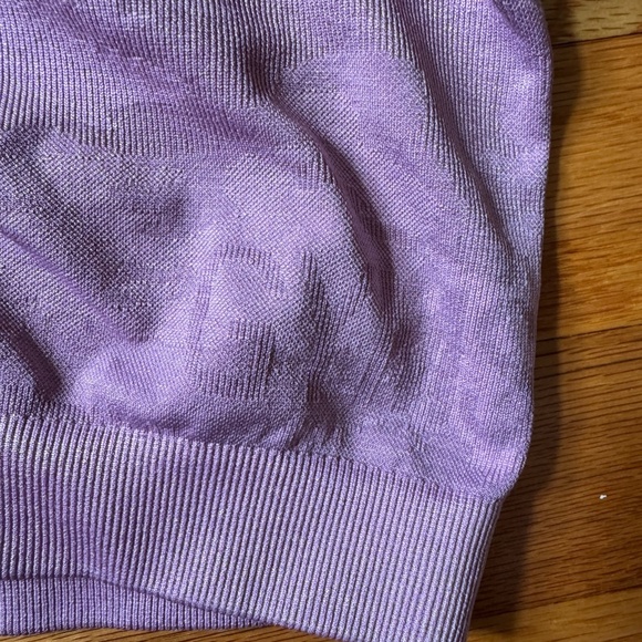 Pink Gymnshark fitted crop top with a boob pump and back design size medium - Picture 4 of 8